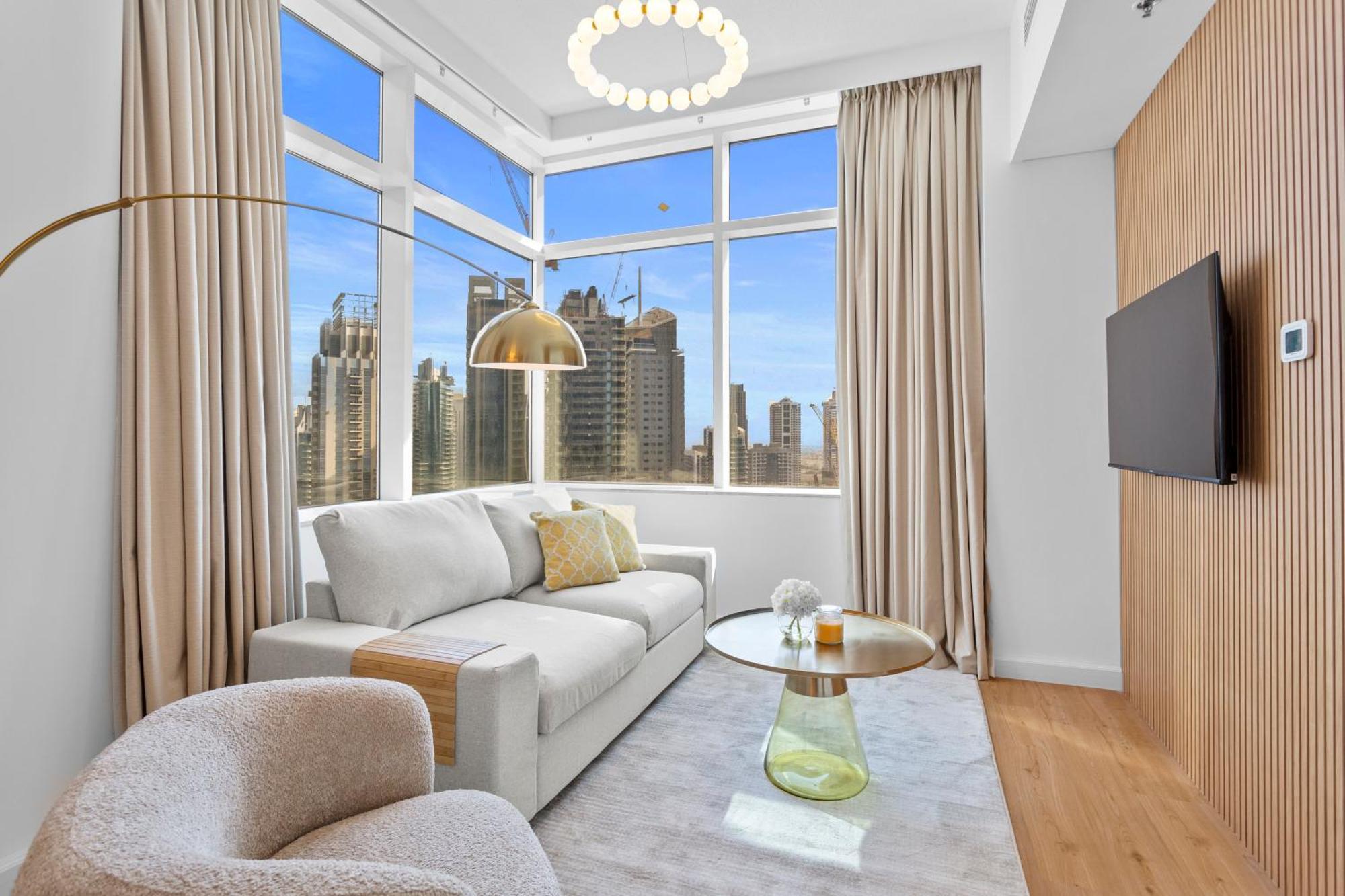 Upgraded 1 Bedroom In The Heart Of Marina Apartment Dubai
